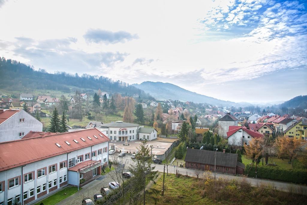 Hotel Monttis Sucha Beskidzka Exterior foto