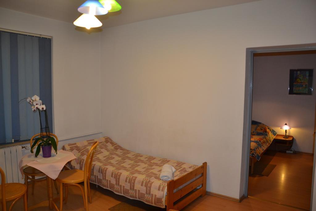Hotel Monttis Sucha Beskidzka Habitación foto