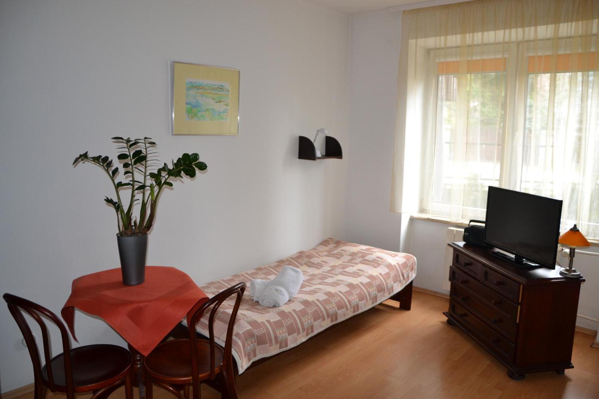 Hotel Monttis Sucha Beskidzka Habitación foto
