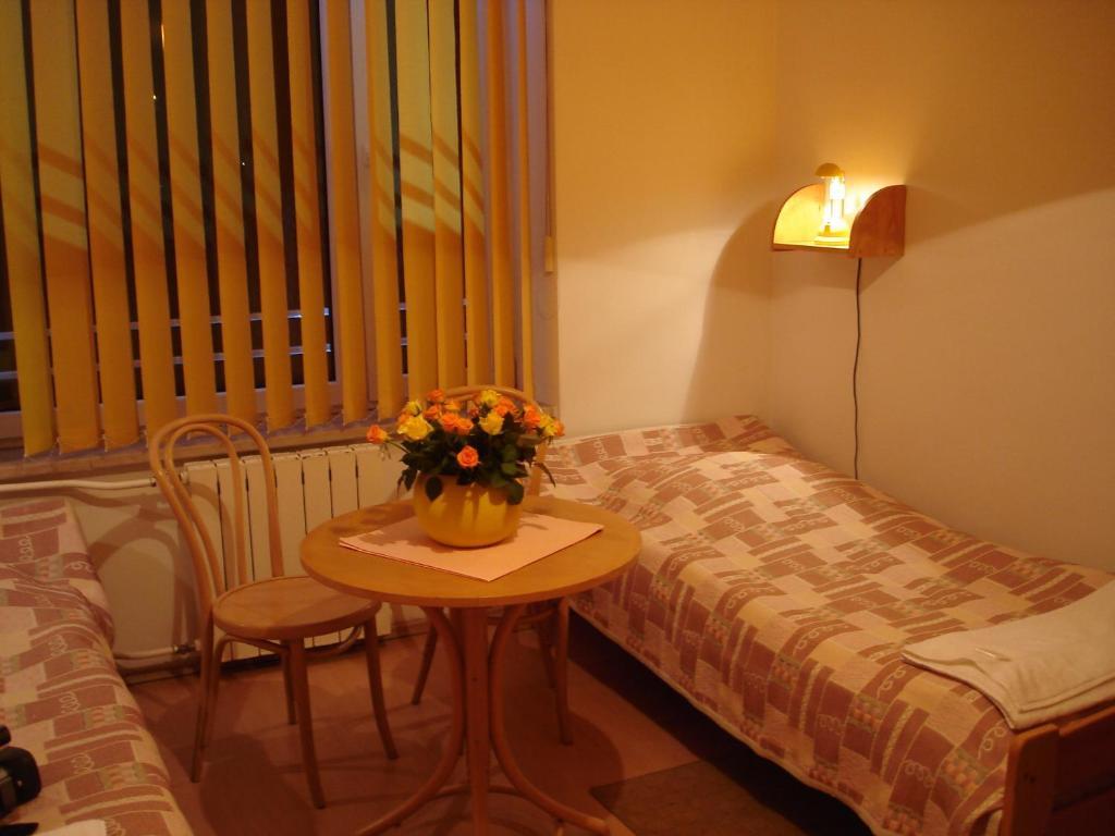 Hotel Monttis Sucha Beskidzka Habitación foto