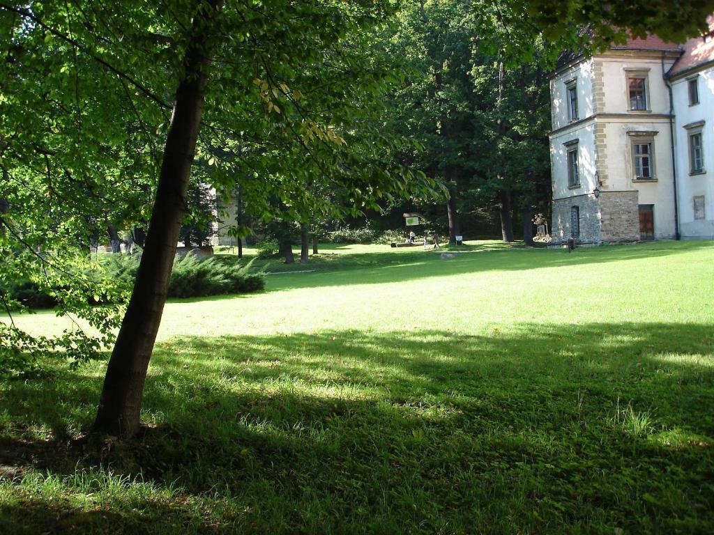 Hotel Monttis Sucha Beskidzka Exterior foto